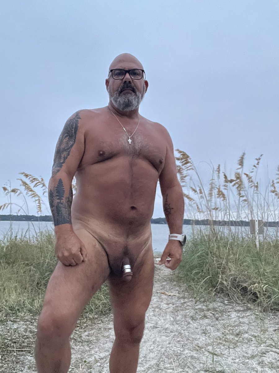 PapaDwolf's tweet photo. @Nudebeach1987 https://t.co/tYgOY4w5pR