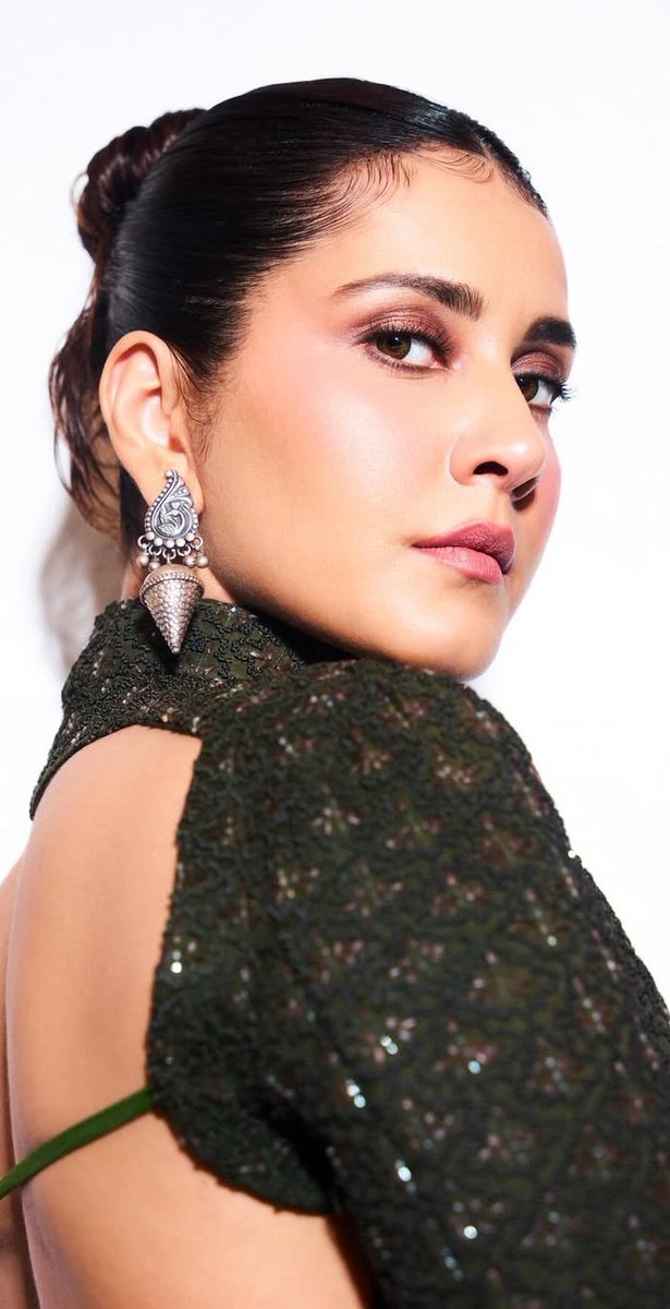 Mallu153022's tweet image. #RaashiiKhanna latest 🥵🥵🥵
Uff 🫦🫦🫦

#RaashiKhanna 
#RaashiiKhannahot
#RaashiKhannahot