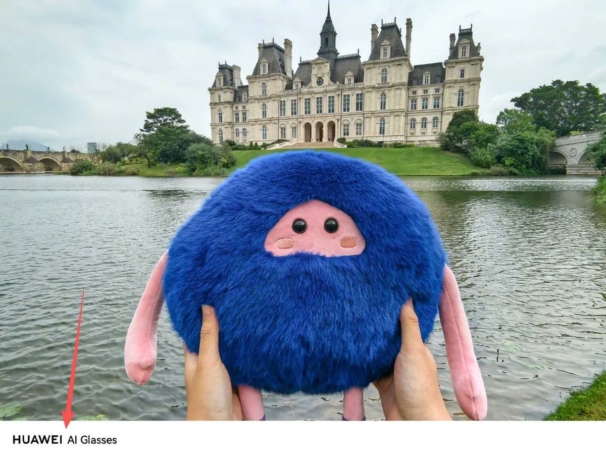 SaudiAndroid's tweet image. 🚨🚨 ستكشف هواوي عن نظارة ذكية مع كاميرا تحمل إسم HUAWEI AI GLASSES قريباً.🕶️⏳

التلميح أتى من رئيس الشركة اللي نشر بوست مع عبارة :" اكتشف الميزات بنفسك ".

#HUAWEI