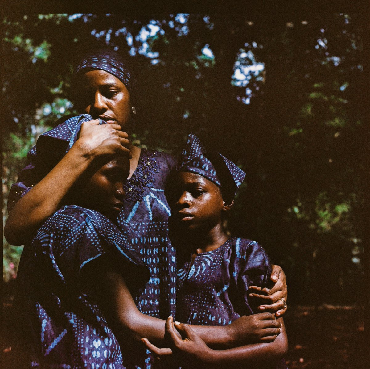 mubi's tweet image. Polaroids of the past. 📸

Behind the scenes of MY FATHER'S SHADOW, the BAFTA award-winning debut from Akinola Davies Jr.