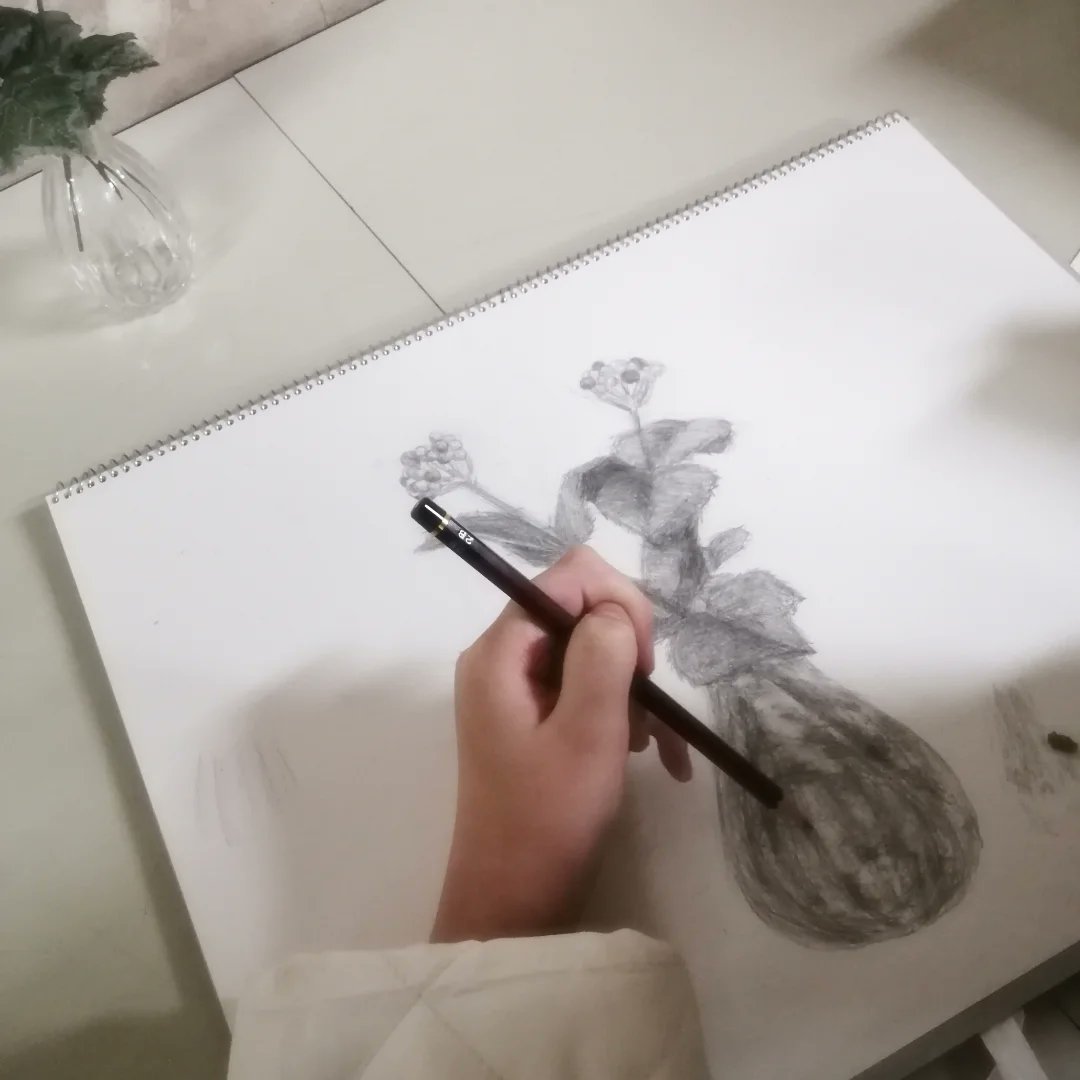 ms_studio_y's tweet photo. アート教室M'sスタジオ南平岸教室、4/8(水)の制作風景です　本日も体験レッスン2名の参加者さんで開催しました　ご参加ありがとうございます！　次の開催日は4/22(水)となります　よろしくお願いいたします!!
#水彩画 #デッサン #絵画教室 #趣味 #習い事 https://t.co/1GBOwrgGJk