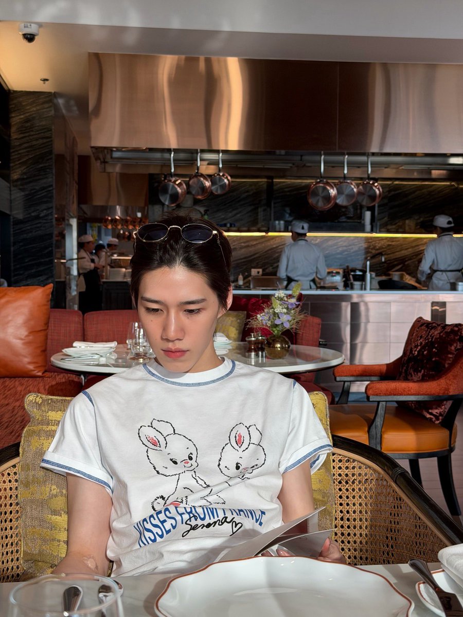 มึง เสื้อไอ่พี 55555555 กุให้เลยดาราที่เป็นตัวเองที่สุด