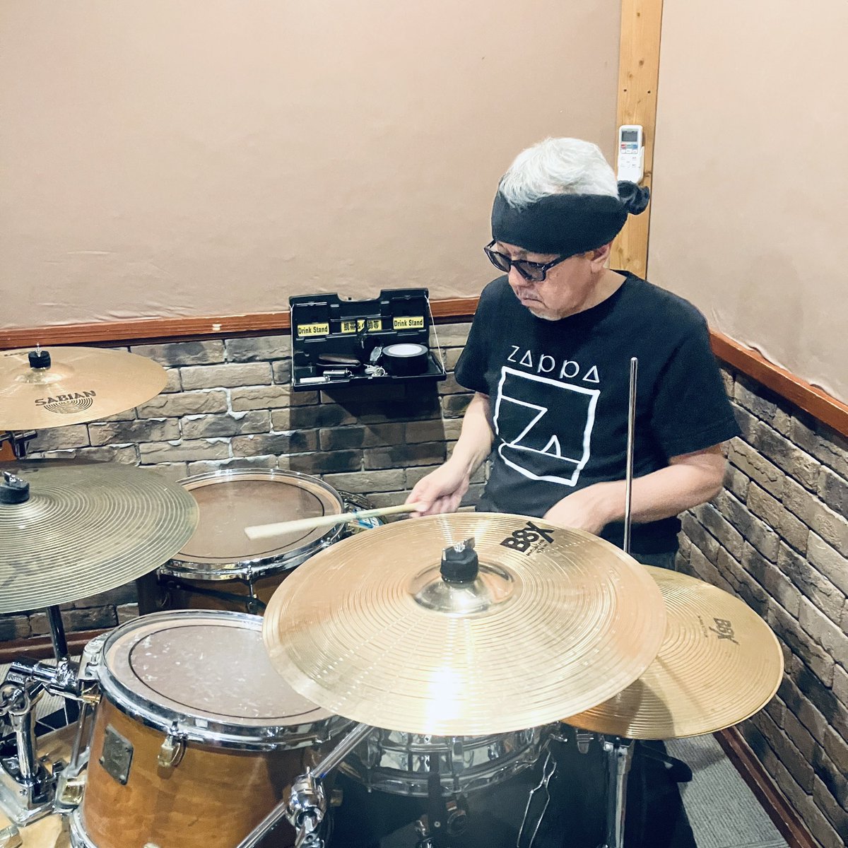 buranakab's tweet photo. 春のヤンキーズショウやるよ

ご都合合えばばよろしくねー

2026.4.11（土）
『Good music in HIMITSU』
福岡市中央区大名「秘密」
OPEN 19:00 /START19:30
料金：2500円（+1D¥600）

19:30-20:10 Sy lokk（岡山）
20:25-21:05 ヤンキーズ 
21:20-22:00 TOILET&amp;C'MONMUSICS

守れそうにない約束は https://t.co/RhKVcEBvia
