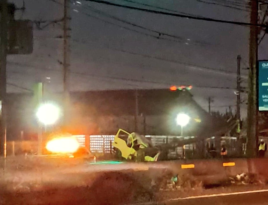 ICEBiobio's tweet photo. #SanPedrodelaPaz Ruta 160 altura del km 11 choque de vehículo con poste mantiene problemas eléctricos en sector de lomas coloradas, precaución con el transito en el sector del accidente ocurrido en la madrugada. https://t.co/NGW0DDLQJf
