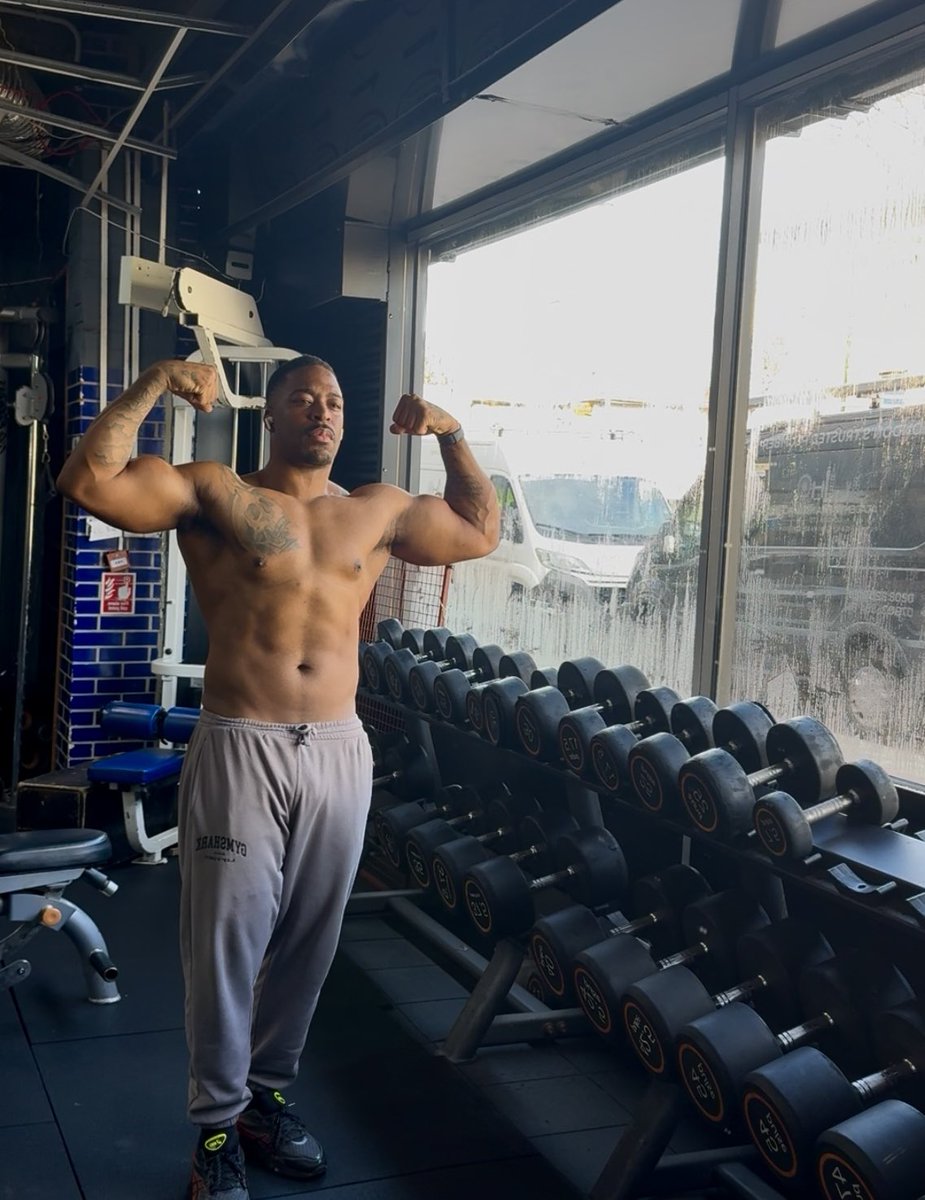 master1choc's tweet photo. You will never come close to the man that I am. Pathetic

#cashmaster #cashking #paypig #domsub #alpha https://t.co/O41F9E1gEv