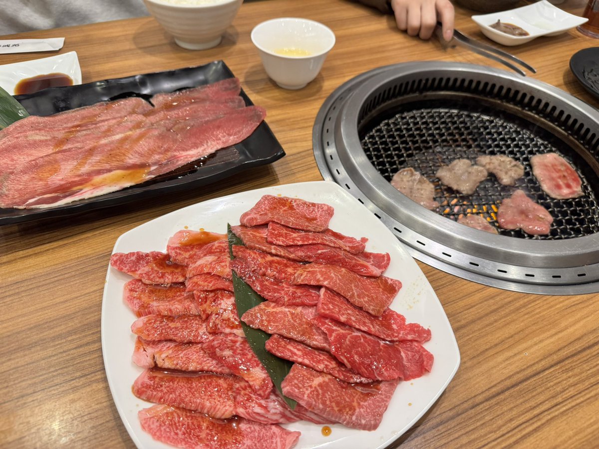 超桃白白╭(.-.╭ )╮ tweet media