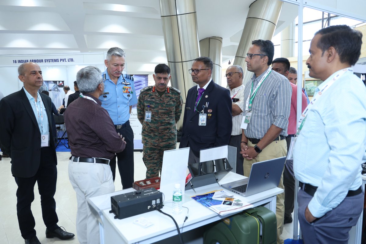 HQ_IDS_India's tweet image. A seminar on Semiconductors was conducted by HQ IDS &amp;amp; CENJOWS during which the Chief Guest, Air Marshal Praveen Keshav Vohra, DCIDS (PP&amp;amp;FD), highlighted the critical importance of semiconductors as a strategic centre of gravity in #ModernWarfare.

He emphasised the need to reduce