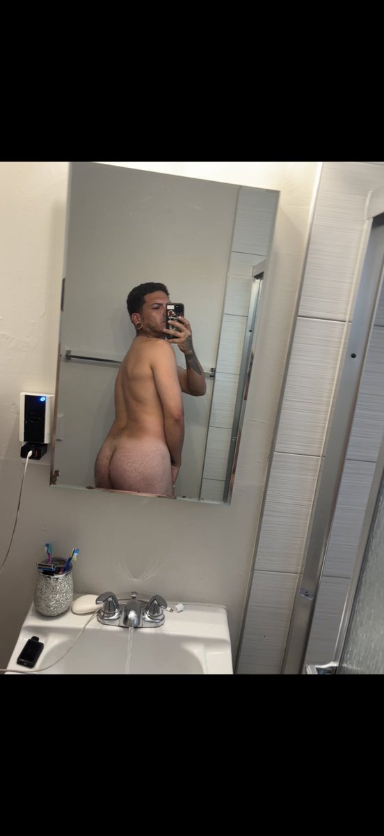 Beautifulbratsd's tweet photo. wanna give a shout out to my friend Andrew he hasn’t decided female name yet but very proud of him for him to finally come out. I know it wasn’t easy for you. https://t.co/TBzoExgtmJ