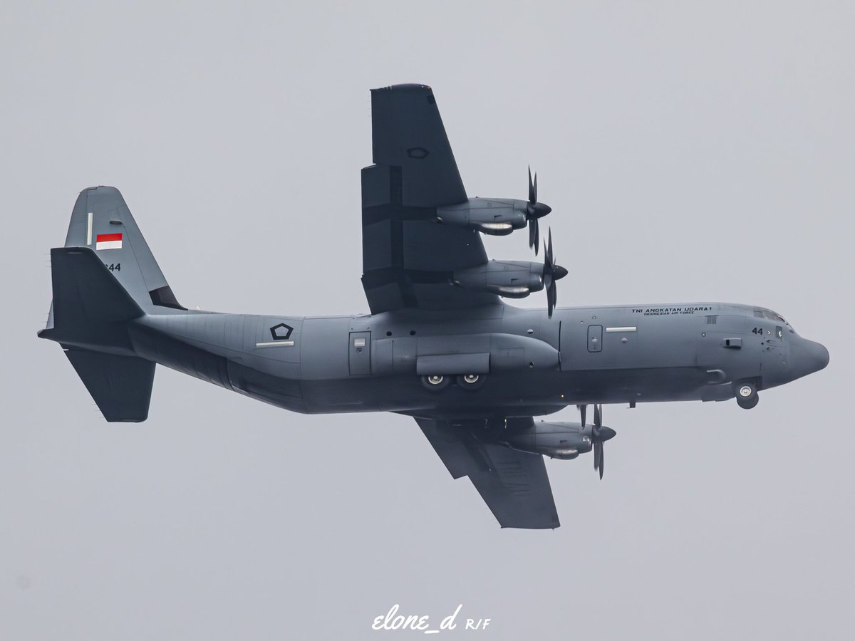 elone_d's tweet image. Overcast sky, Rajawali 44 on arrival via runway 22.

TNI AU
Rajawali 44/31st Sqn
A-1344
Lockheed C-130J-30 Super Hercules.

AMQ/WAPP
8/4/26.