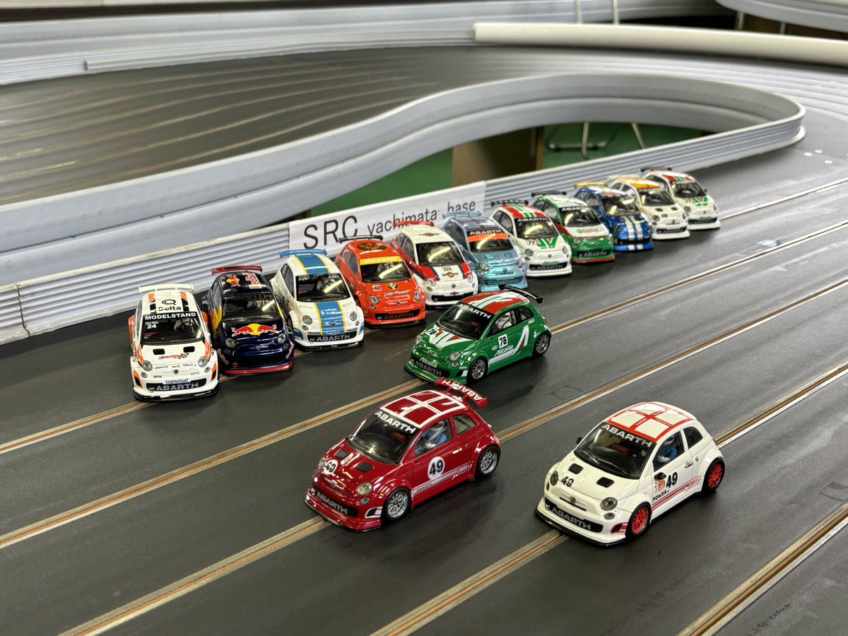 WhiteBRZ_7o7's tweet photo. NASCAR デッドタイム Rd.4 → 🥈
シリーズランキング🥇

NSR ABARTH 500 One make Rd.4 → 4位
シリーズランキング🥉アバルト楽しかったな😆

#slotcar https://t.co/6J3ntUX01H