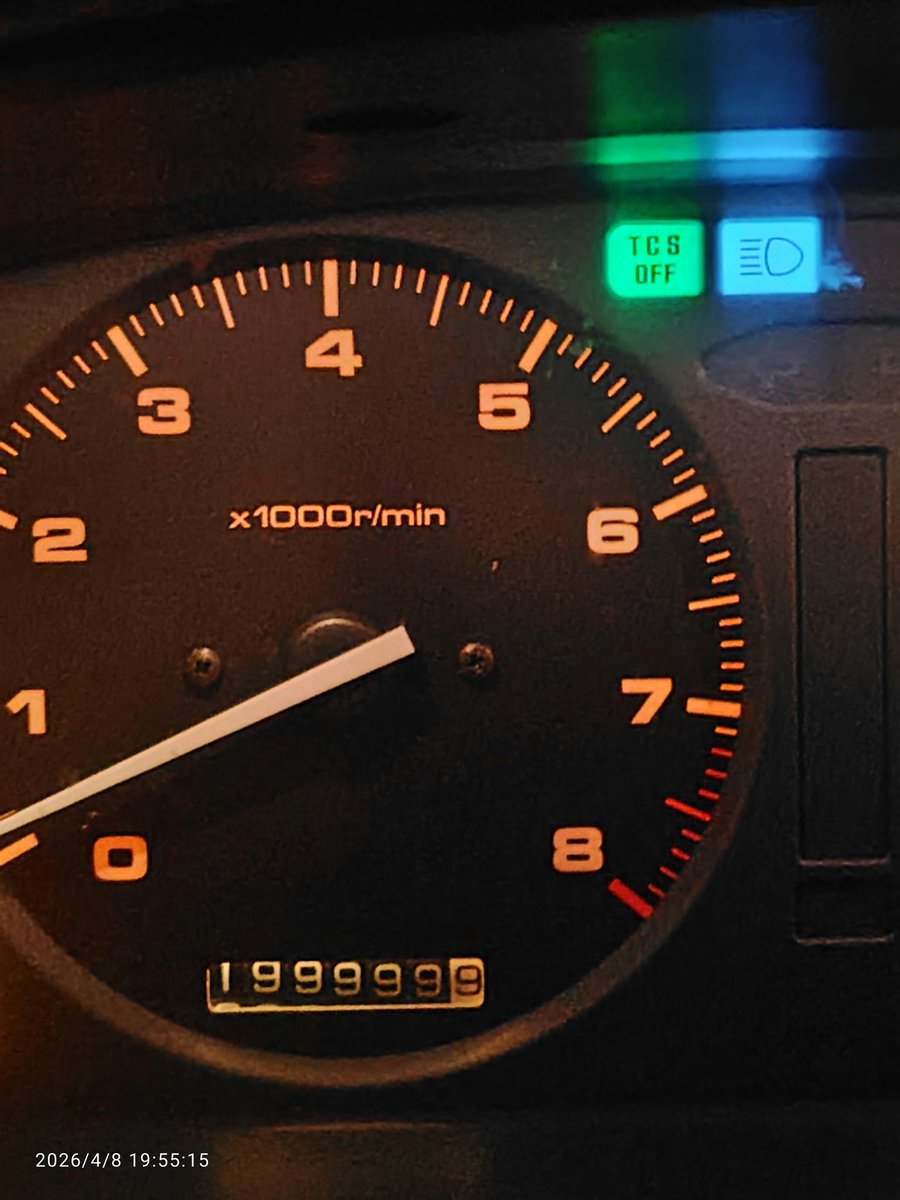 CB_5AI's tweet photo. 仕事帰りに走行距離が200000km到達‼️💯
目指すは、300000km。
※慣らし完了しました?😁
#ホンダ
#CB5
#アコードインスパイアAGi
#MT
#1990年
#H2
#走行距離200000km到達 https://t.co/kBANkzlThV