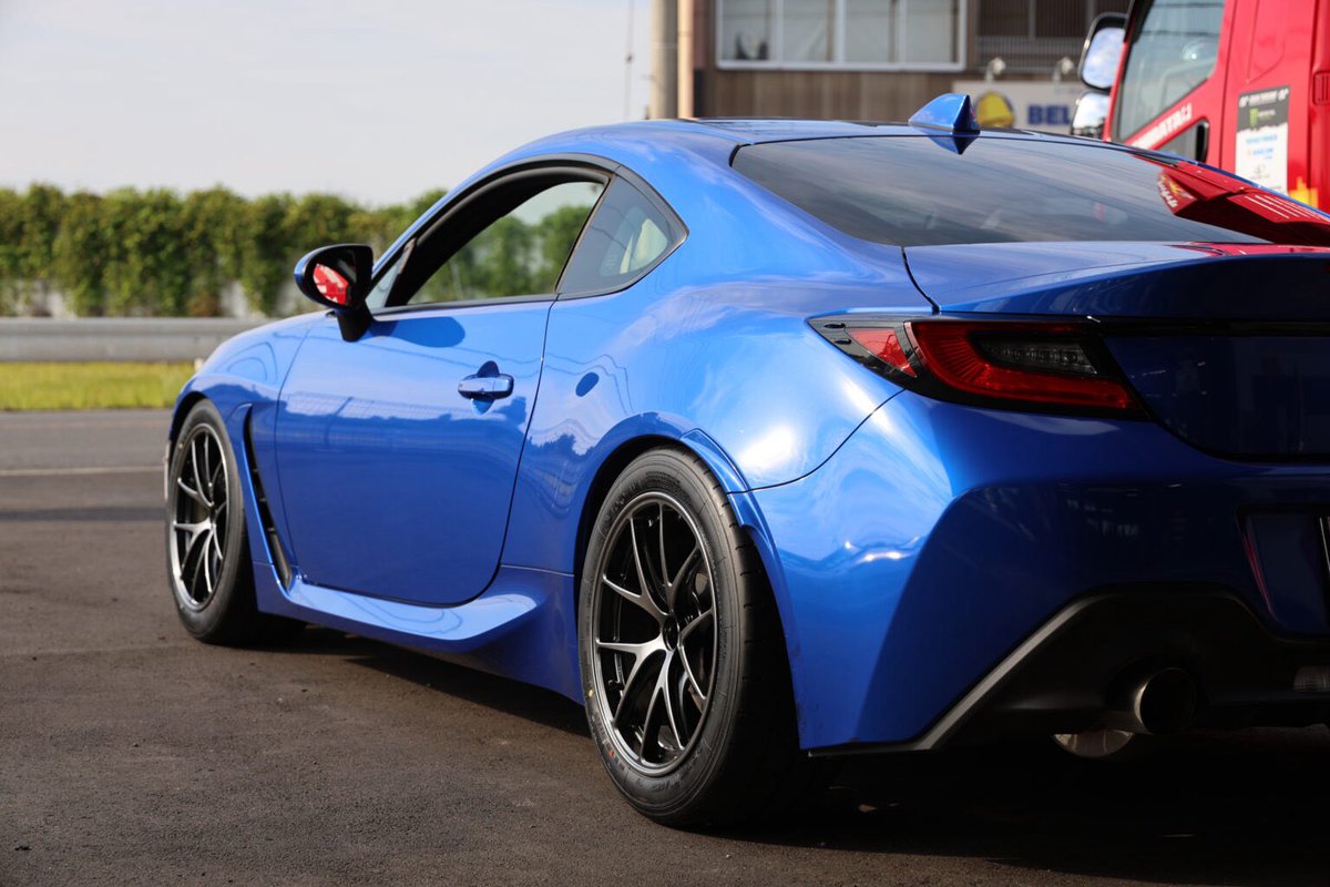 umi793's tweet image. なんか間違えて消したけどこのホイール良のでオススメ。特に17インチでタイヤ厚くすると興奮する

BRZの曲線美と具合いいと思うしさ