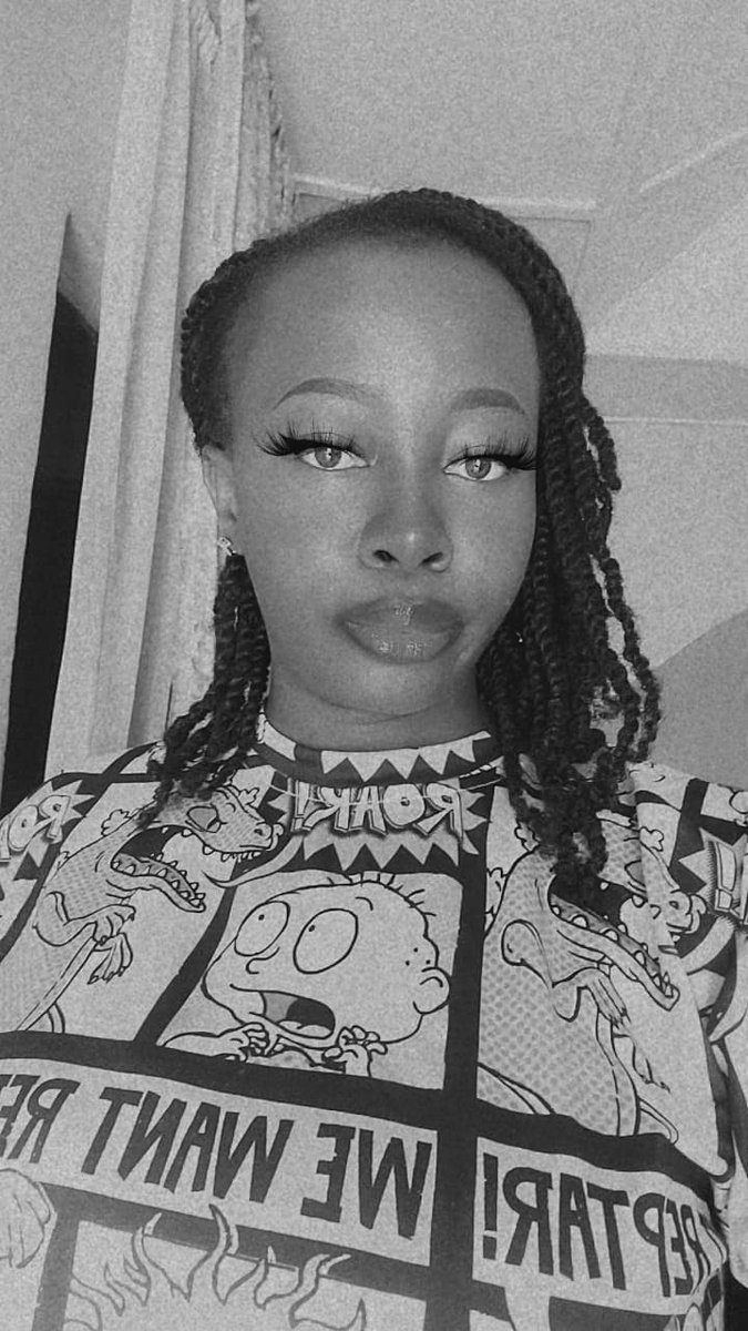 LisablazeLisa's tweet photo. Being broke is bad enough but being broke and owing debts and rent due? That’s a depressing phase that can make you hate yourself and everyone around you. https://t.co/MlBCQBOhBm