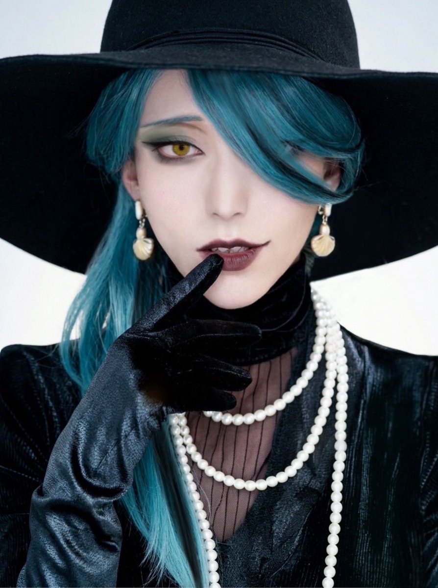 cosplay / twst 🪸💍
　　Georgina Leach

…みなさん、こんにちは。
　いつも愚息がお世話になっています