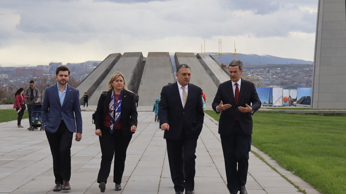 armenpress's tweet image. #Swiss official visits #ArmenianGenocide memorial in Yerevan
armenpress.am/en/article/124…