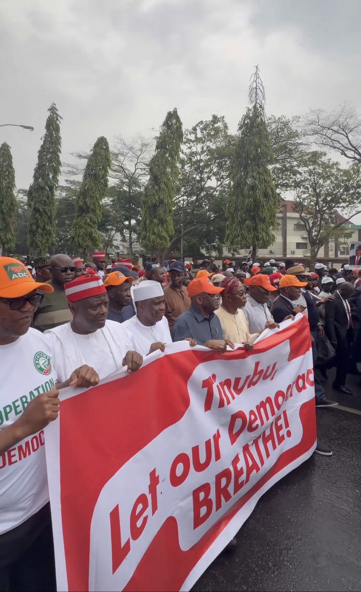 IkeGod_'s tweet photo. 2027: Powerful Line Up Of Nigeria's Political Juggernauts To Unseat Tinubu 

From left to right:

* H.E. Peter Obi -- South East
* H.E. Rabiu Musa Kwankwaso -- North West
* H.E. Aminu Tambuwal-- North West
* Distinguished Senator David Mark -- North Central
* H.E. Rauf Aregbesola -- South West
* H.E. Atiku Abubakar-- North East
* H.E. Chibuike Amaechi -- South South 

Ladies and gentlemen, Nigeria's six geo-political zones are ably represented in this line up to saving Nigeria's fragile and nascent democracy. Let the countdown to May 29, 2027, begin in earnest.

Bola Tinubu is going, going, gone!
