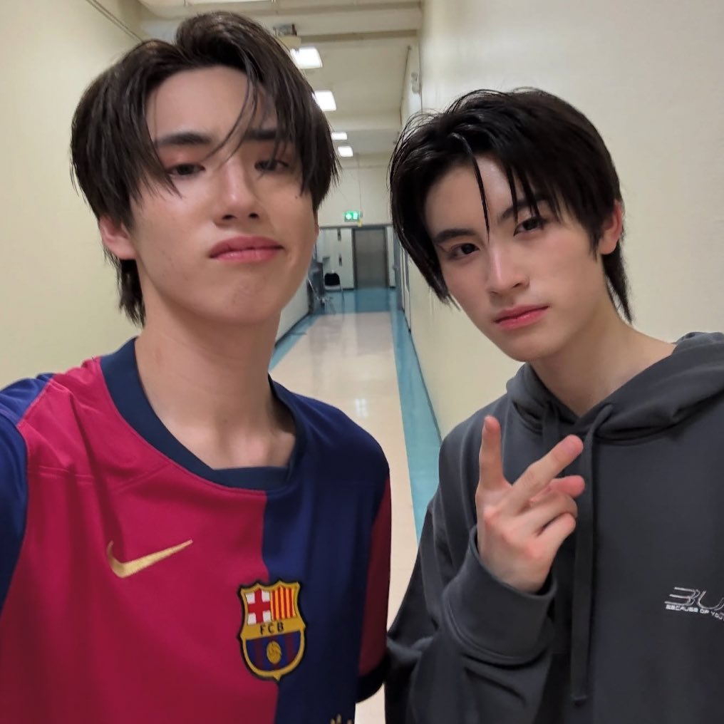 𐙚 masky tweet media