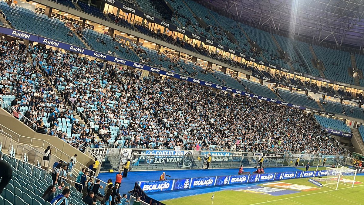 Canarinho Tricolor tweet media