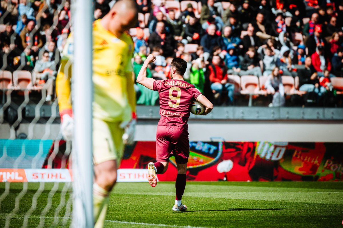 BoxtoBox_IC's tweet photo. When the hunter steps onto the pitch, we all know what happens... 🏹🎯⚽️

Let's go for more, @adridalmau94!! 

#B2BTeam https://t.co/11cif9OIiM