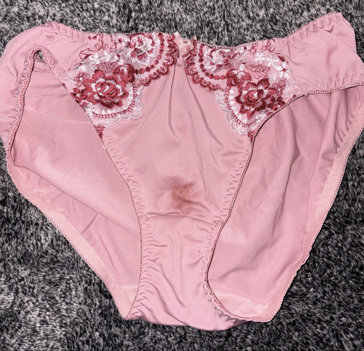 なな🖤 tweet media