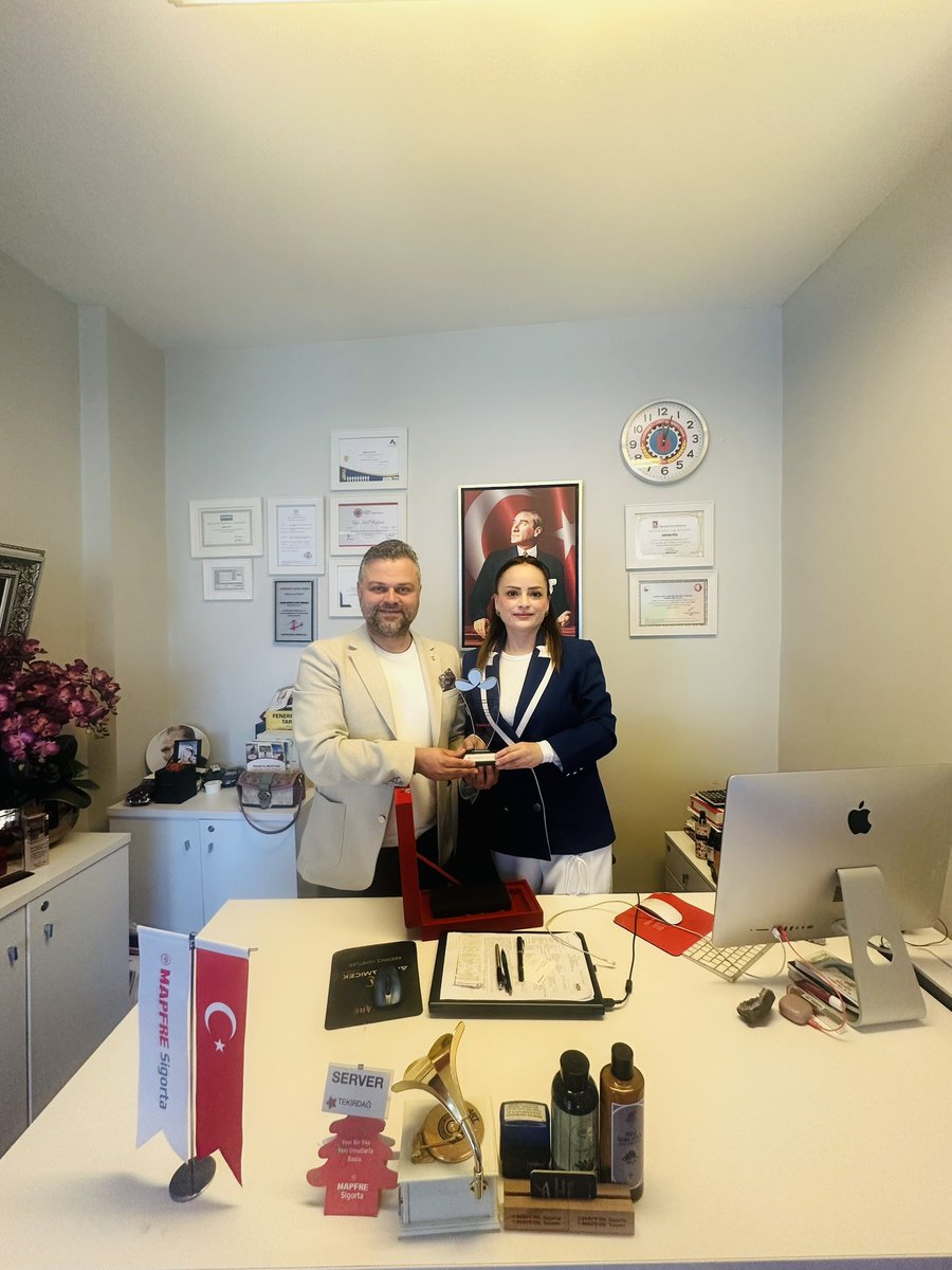 ServerHiz's tweet photo. MAPFRE Sigorta A.Ş. tarafından “Liderler Kulübü 2025” kapsamında bu değerli ödüle layık görülmekten büyük mutluluk ve gurur duyuyoruz. Bölge Müdürü Sayın Meryem Altundaş’a ve Bölge Sorumlusu Sayın Cengiz Ekşi’ye nazik ziyaretleri ve kıymetli takdimleri için teşekkür ederiz. https://t.co/GytqCZcCOd