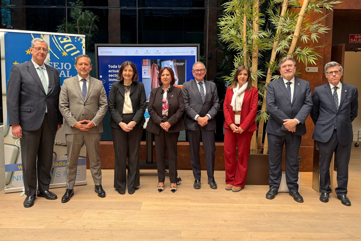 Notarios de España tweet media