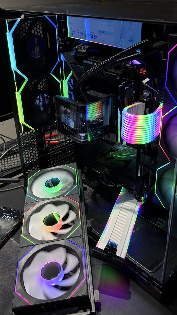 Qj_Tech8's tweet image. على كثر المرات اللي تعاملت مع منتجات ليان لي 
الا انه الى الان منتج غبي وكل مره يكون فيه مشاكل وحلها غير عن المره اللي قبل 🫠