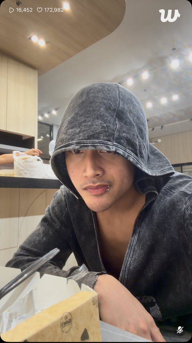 apple 🖤 tweet media