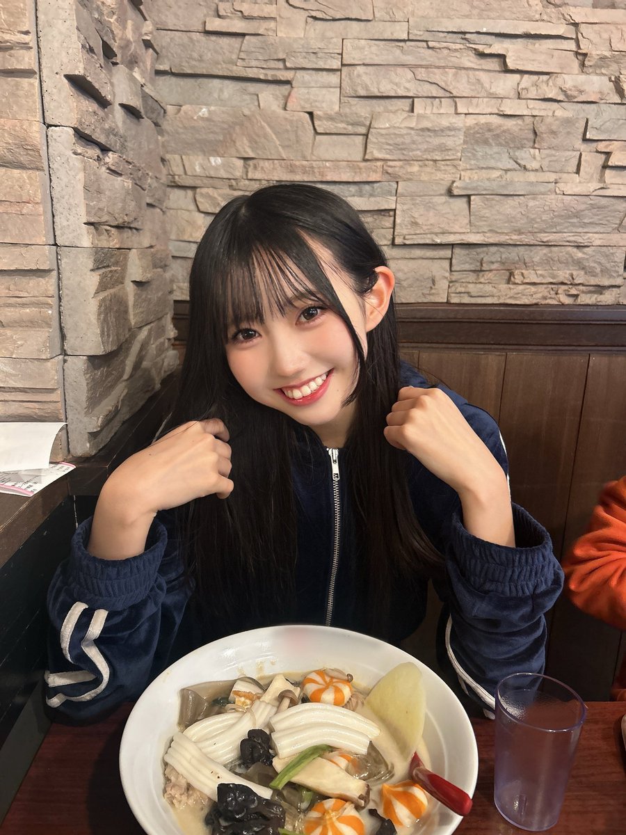 今日もおつかれさまです🍵
元気が出るのはご飯の力が大きいので！
沢山食べて、ワークに取り掛かります( ◜︎︎𖥦◝ )✏️
みんなは夜ご飯なにたべたのー？？

麻辣湯食べに行ったときの載せるね♥
#リンプラ #LINKLPLANET