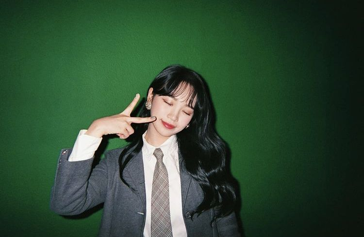 kim chaewon pics 🩷 tweet media