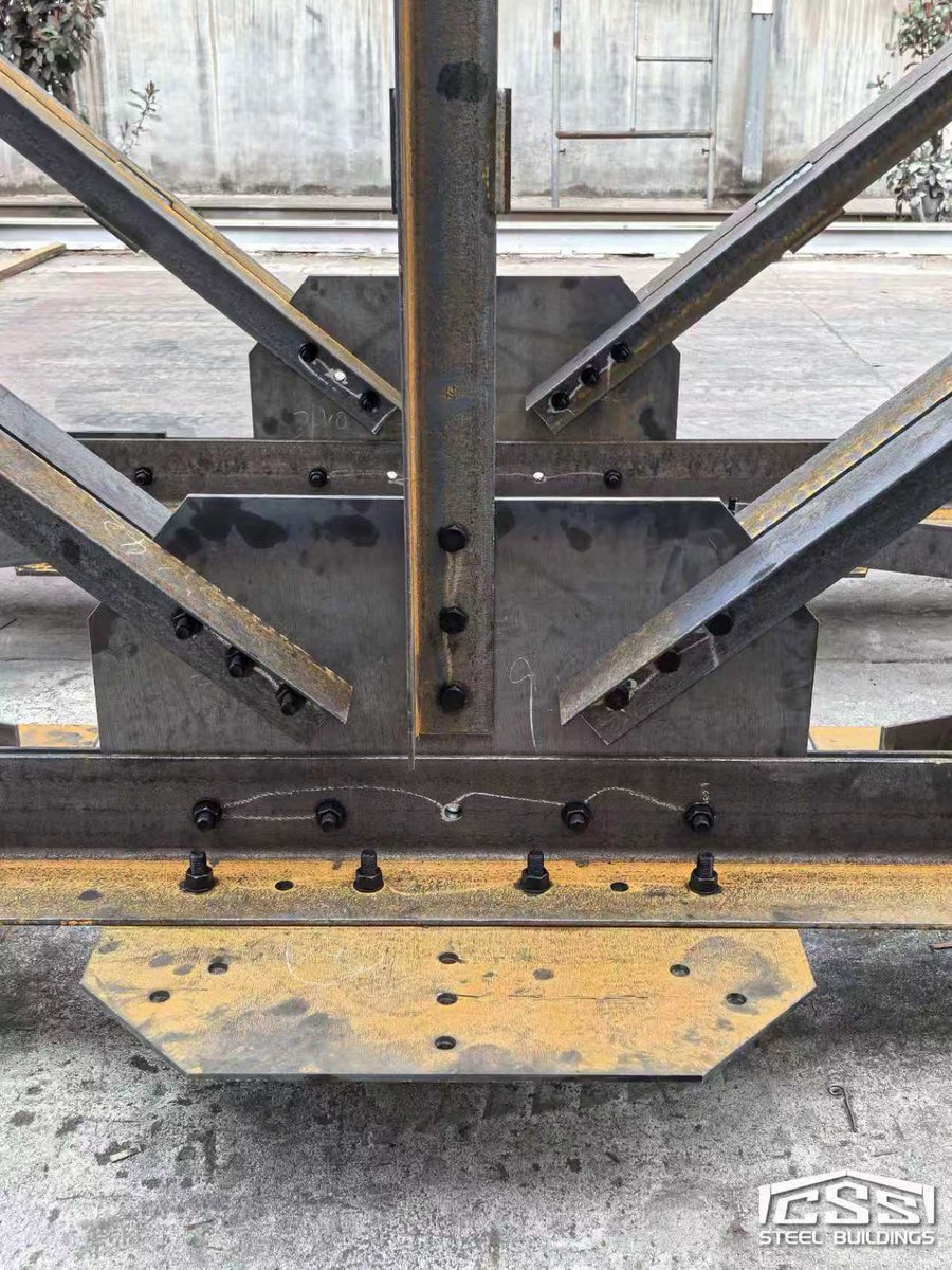 CssBuildings's tweet photo. Shop Fab Update | Hawaii Project 🌴
Truss mock-up in progress — upper &amp; lower chords, and vertical, diagonal bracing going in.
All in line with AISC and AWS. 📋🔍

#cssbuildings #structuralsteel #AISC #AWS #mockup https://t.co/3aqSOrPT7D