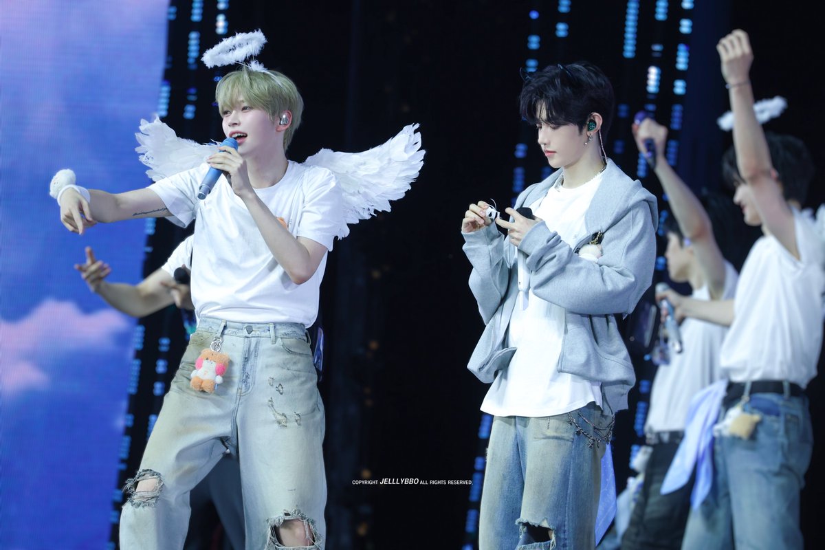 ᴍɪɴᴛ tweet media