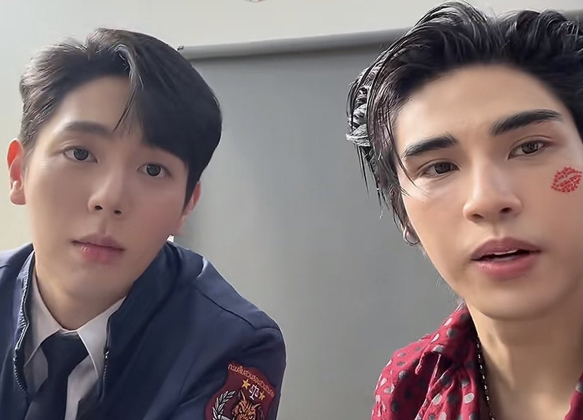 น้องอัพได้กินหมูกรอบยังจ๊ะ tweet media