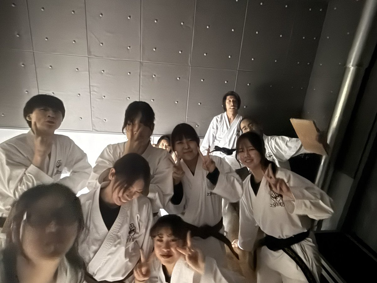 NichigeiKarate's tweet photo. 春から日芸生の皆さんご入学おめでとうございます！

本日日芸の新入生歓迎式にて演武を行いました！

机出しに来てくださった方ありがとうございます！

体験稽古でお会いしましょう！

#春から日芸 
#剛柔流空手道部 https://t.co/P8tdp3SQRm