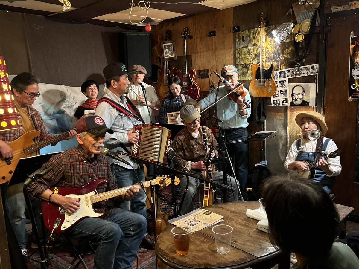 ピロン tweet media