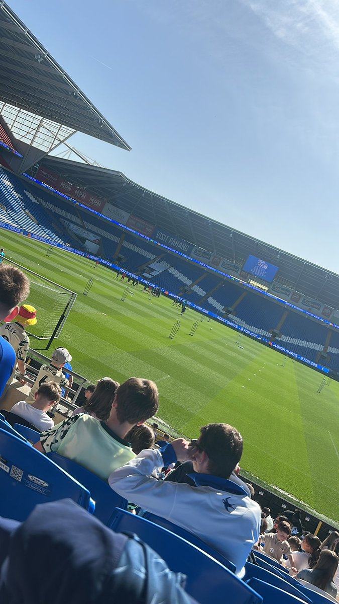 LloydWillis's tweet photo. Watching the boys pay

Come on blue birds !! 💙💙 https://t.co/TyK58cC7nK