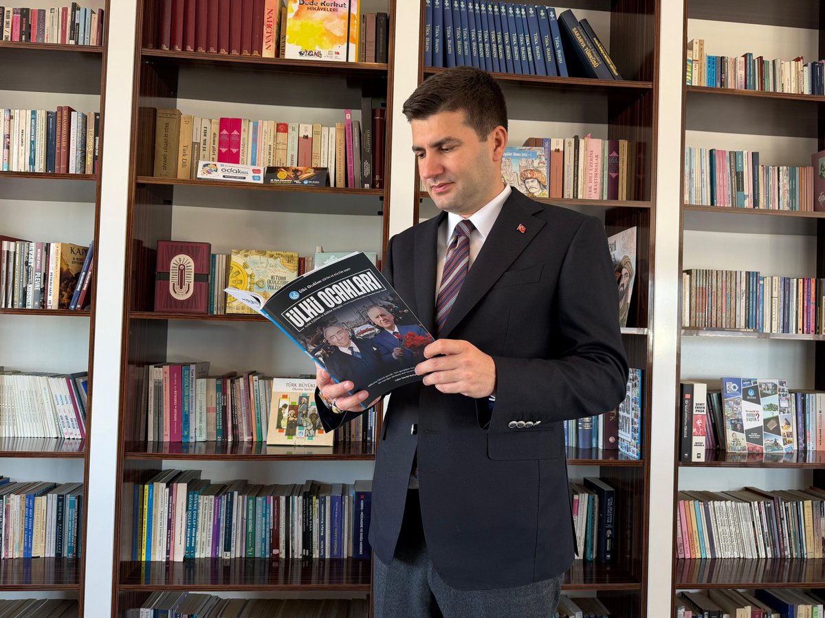 Türk gençliğinin yoğun ilgiyle takip ettiği Ülkü Ocakları Dergimizin 266. sayısında, gençliğimizin eğitimi ve vizyonuna katkı sağlayacak birbirinden kıymetli içeriklere yer verdik.

📍 Tüm il ve ilçe Ocaklarımızdan temin edebilirsiniz.

📖 Keyifli okumalar diliyorum.