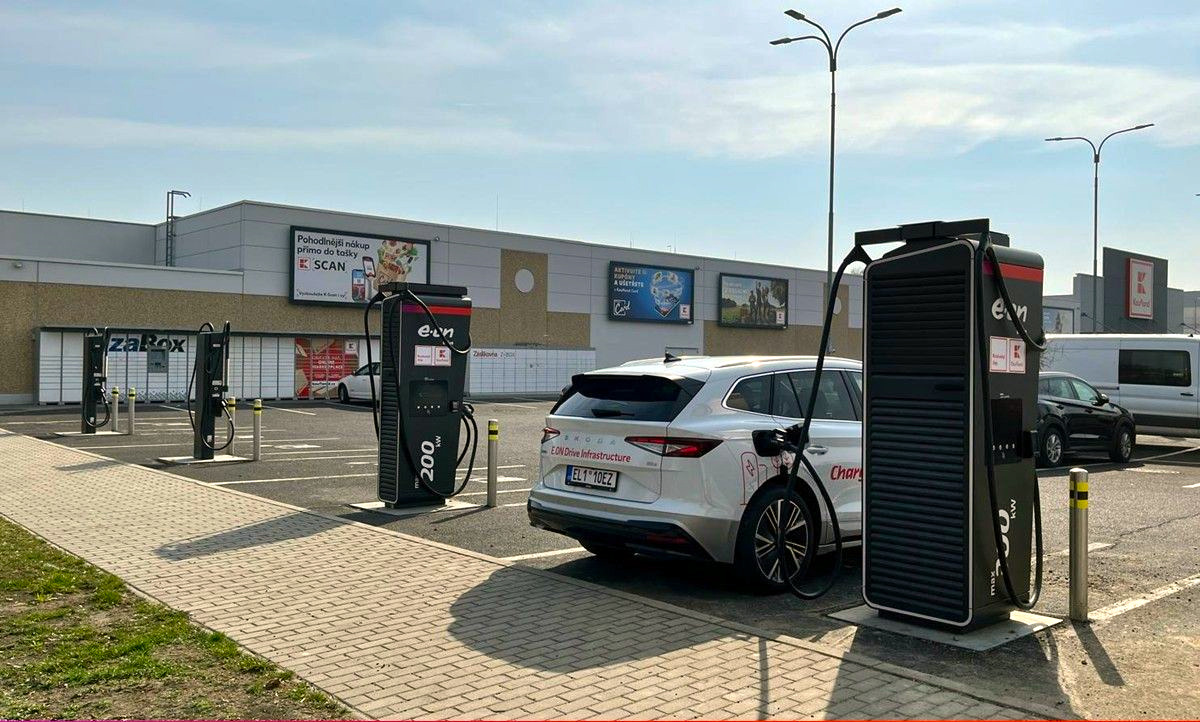 EV Nabíjení tweet media