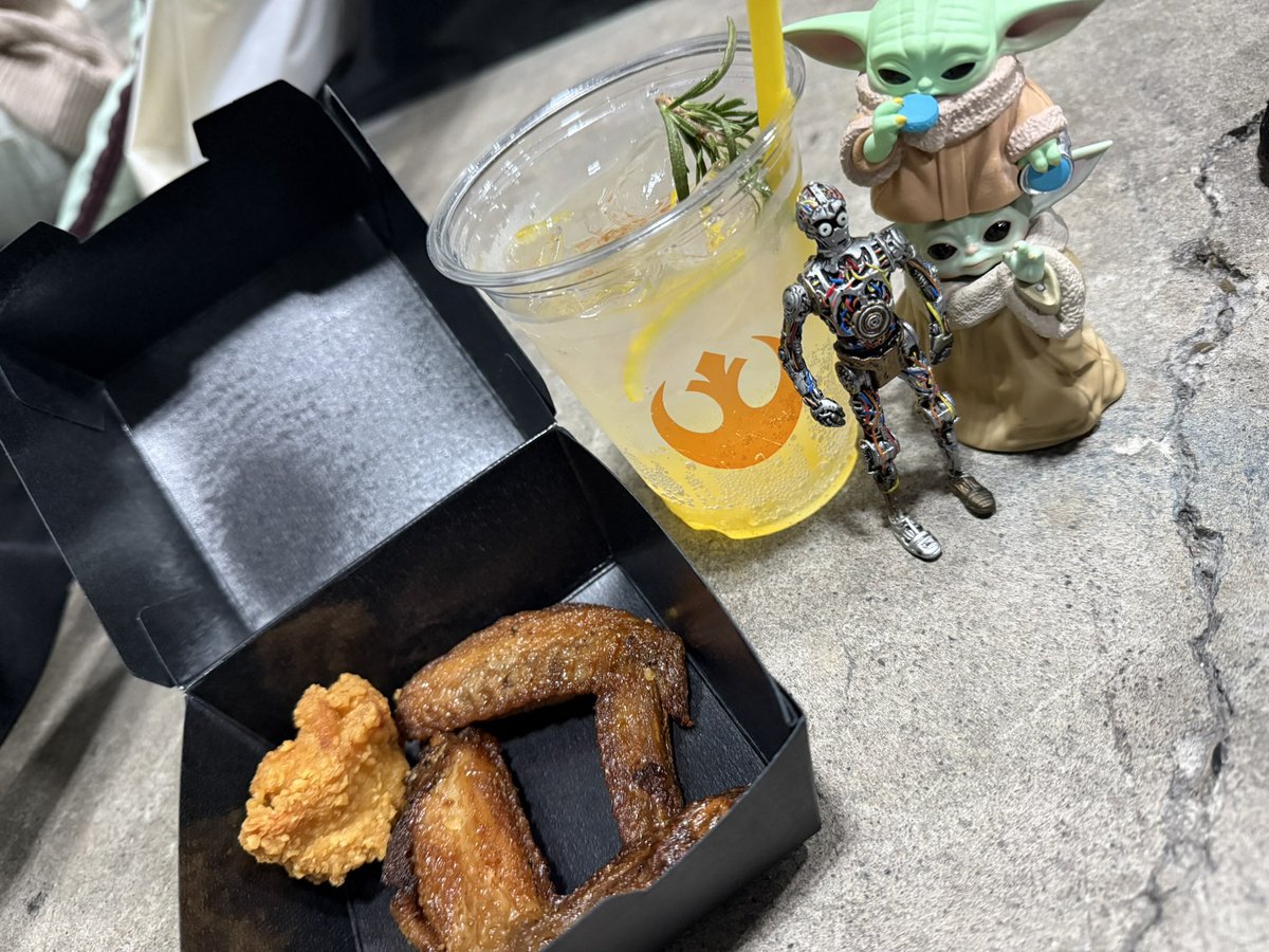 あや。 tweet media