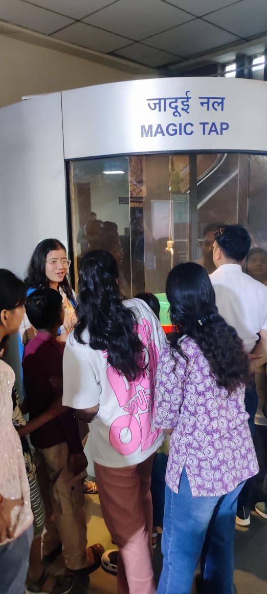 NSC_Delhi's tweet image. Making Science Simple!🏛️🗣️
Our communicators at @nsc_delhi love interacting with visitors!✨
They are explaining scientific brilliance behind India’s technological heritage
Turn your curiosity into knowledge during your next visit!🧠💡
#NSCDelhi #ScienceCommunication #Heritage