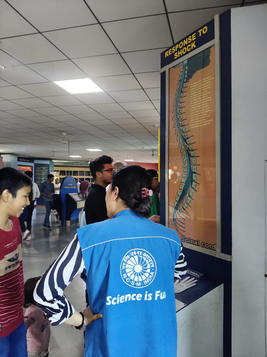 NSC_Delhi's tweet image. Making Science Simple!🏛️🗣️
Our communicators at @nsc_delhi love interacting with visitors!✨
They are explaining scientific brilliance behind India’s technological heritage
Turn your curiosity into knowledge during your next visit!🧠💡
#NSCDelhi #ScienceCommunication #Heritage