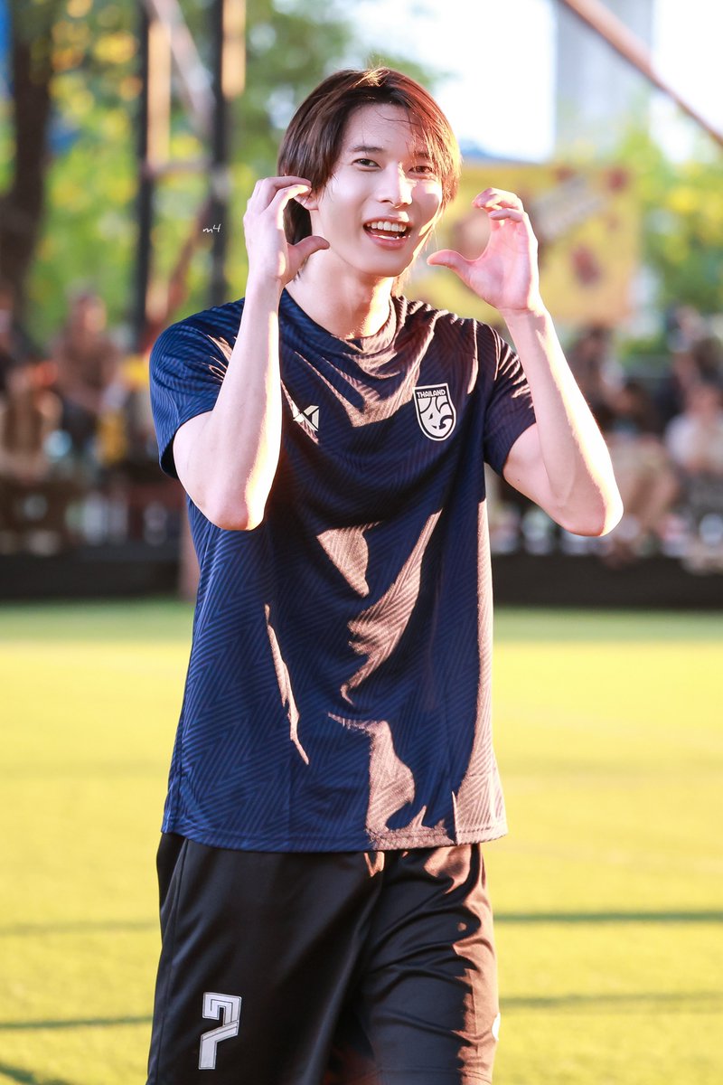 𝑚𝑎𝑛𝑎𝑚𝑒𝑏𝑒𝑤 tweet media