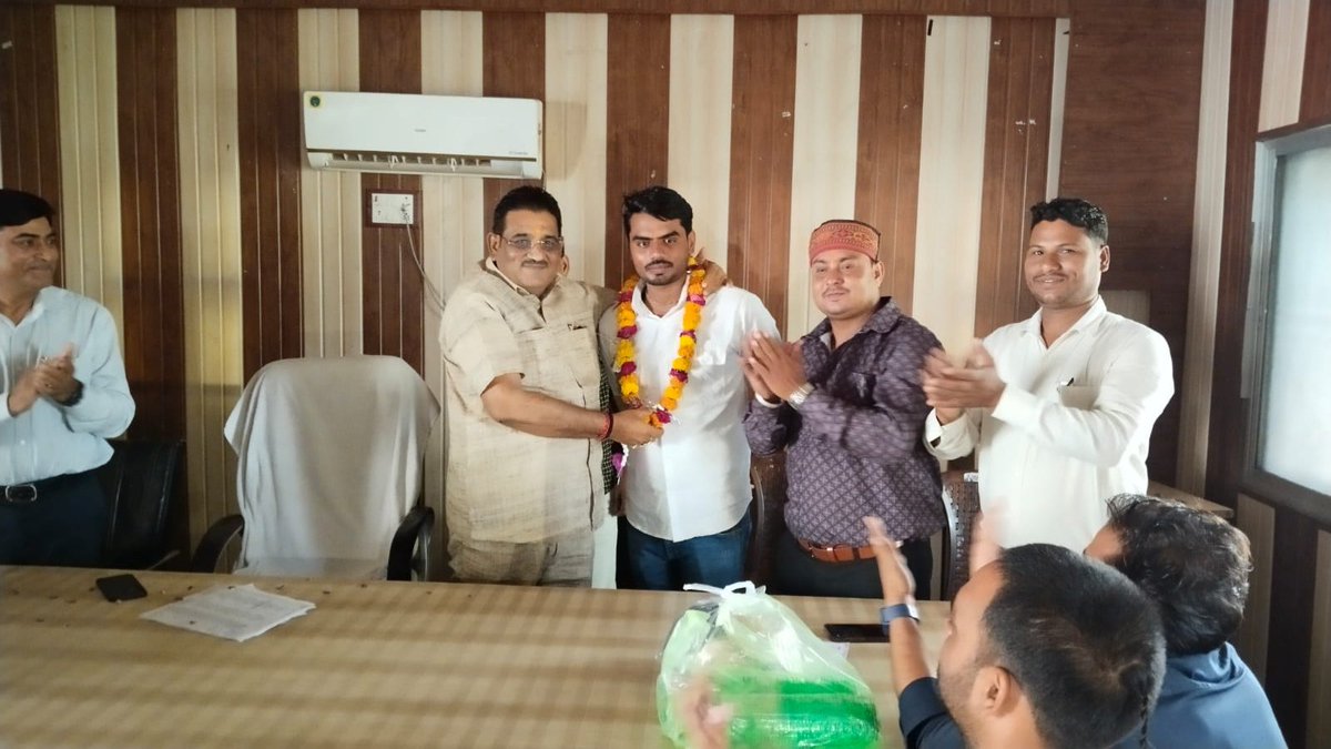 पंचायत सहायक यूनियन चित्रकूट tweet media