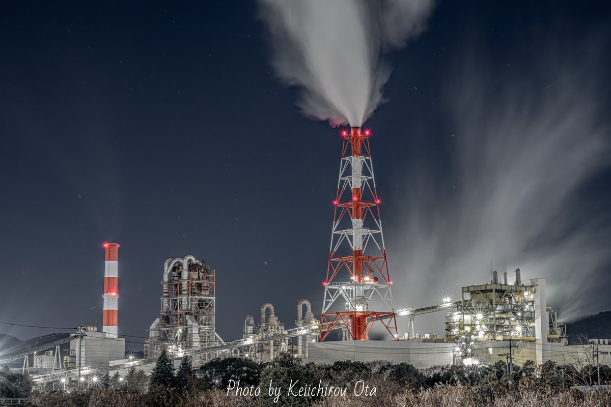 Kei_Photo_Tweet's tweet photo. 赤穂工場夜景を広角で~🏭✨️
残念なことにイルミネーションライトアップの工場は入りません😖
#工場夜景
#factorynightview
#夜景
#nightview
#住友大阪セメント
#Nikon
#ニコン
#Z8 https://t.co/o8nqQdIdWB