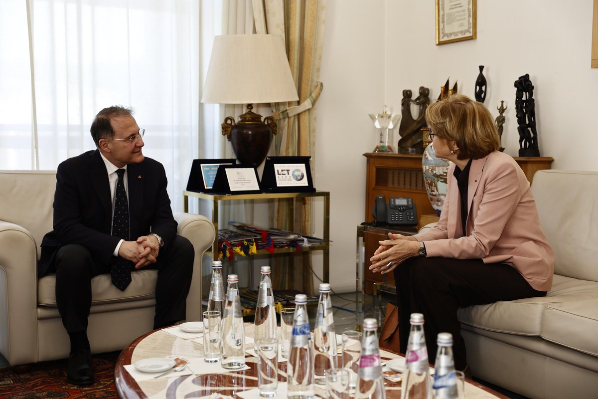 amdescotes's tweet photo. Con @edmondocirielli, viceministro degli Affari esteri @Farnesina. Lieta di contribuire al rafforzamento di relazioni sempre più preziose in materia di sviluppo, cooperazione spaziale e industriale. 📷 ©MAEC https://t.co/cBz18gkntO