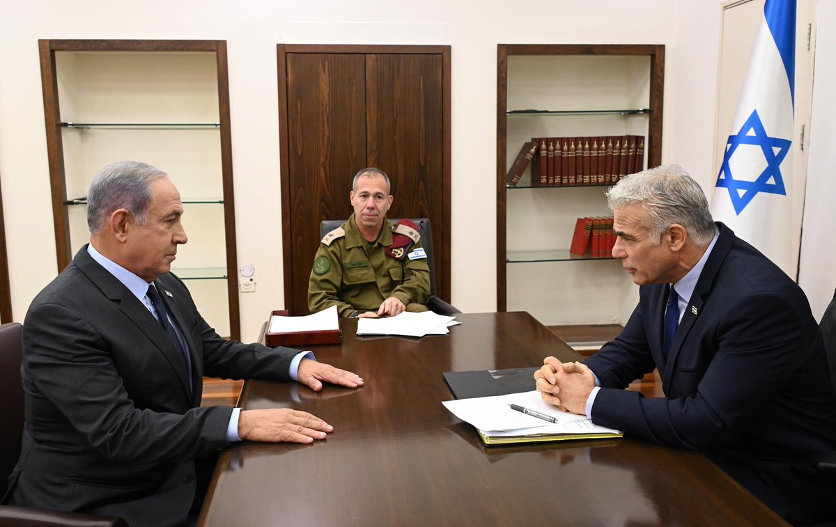 🇮🇷💥🇮🇱 CRISE EM “ISRAEL” PÓS CESSAR-FOGO

Líder da oposição israelense, Yair Lapid:

🗣️ Nunca houve um desastre político como este em toda a nossa história. “Israel” sequer estava presente nas negociações quando decisões que afetavam o cerne da nossa segurança nacional foram