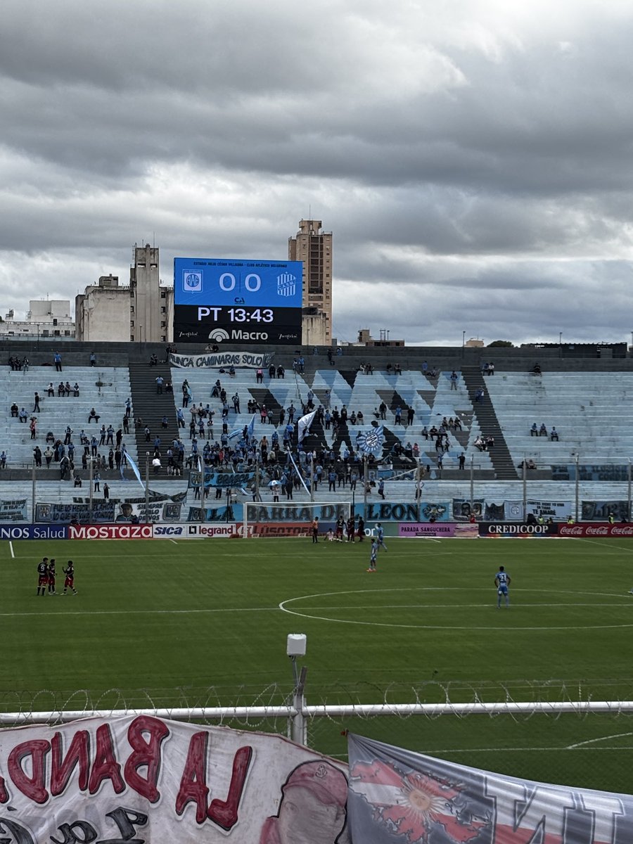 Primero que nada agradecer a la hinchada de estudiantes por que hicieron un gran esfuerzo y alquilaron una moto carro para poder asistir todos al partido 👏🏻