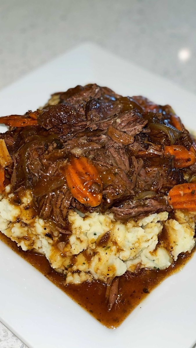 ced_jayy's tweet photo. Damn so yall don’t like pot roast? https://t.co/r09OeCdUIp