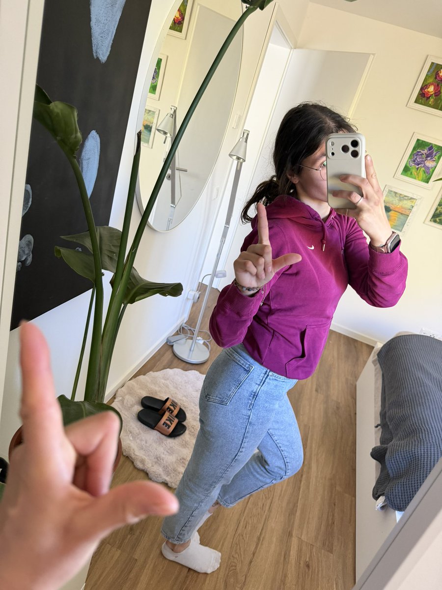 Princess Lucy 👑 tweet media