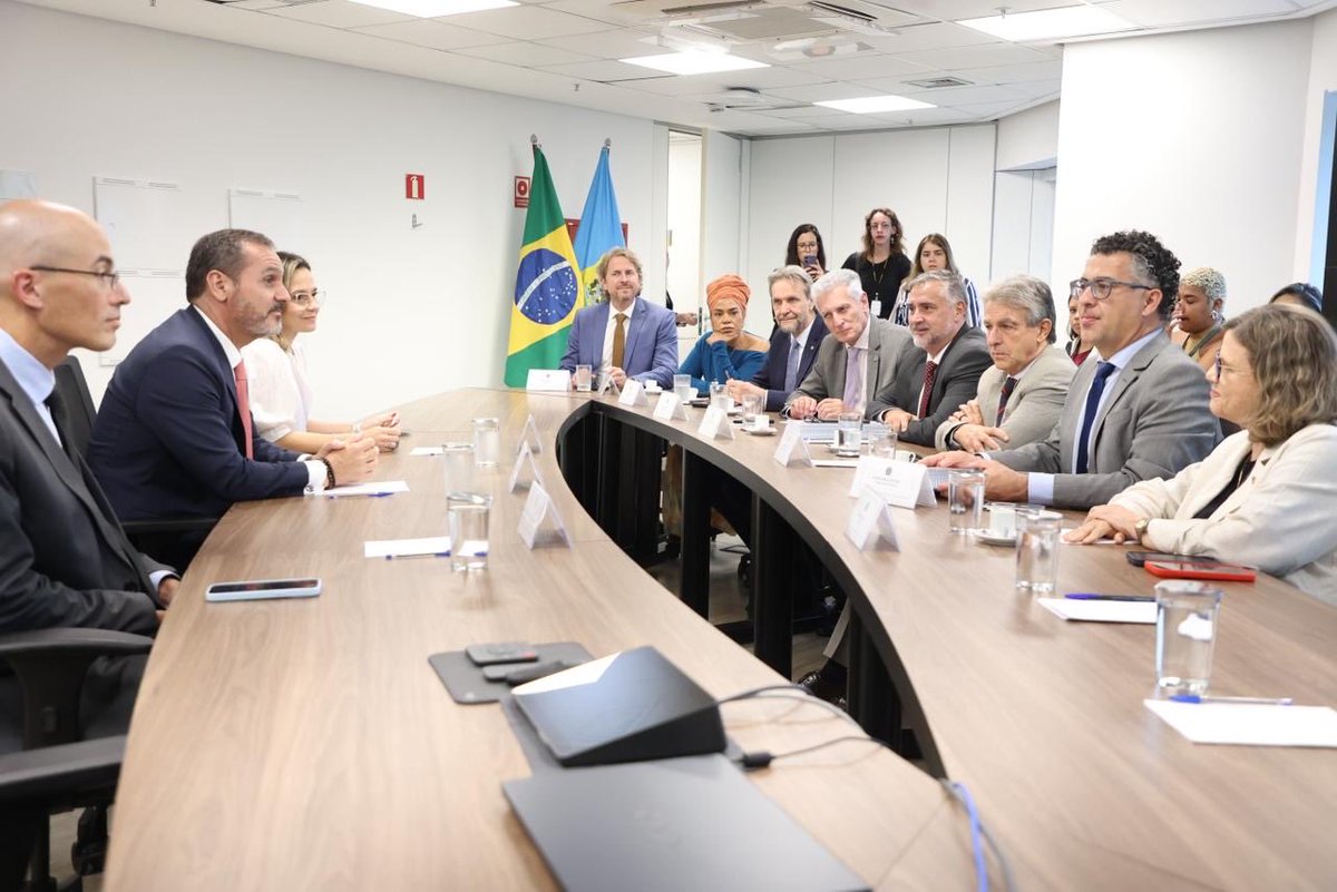 Segue o fio e fica por dentro dos últimos fatos revelados pela CPMI do INSS:
O que traz o relatório da maioria dos deputados e senadores que integram a comissão é gravíssimo: 201 nomes envolvidos. 130 já indiciados.